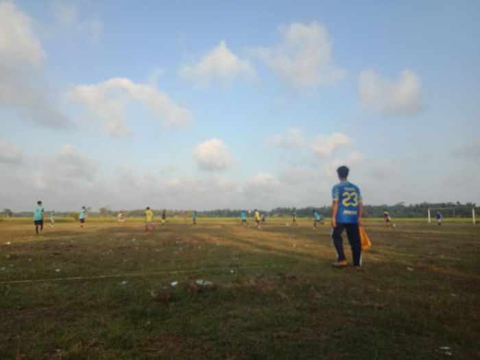 PERTANDINGAN SEPAK BOLA RENDENG VS PEKEYONGAN 1 01