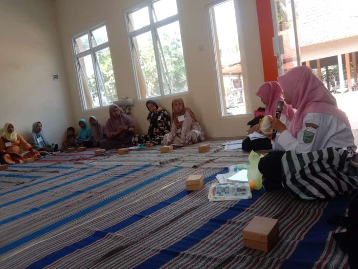 Kelas ibu hamil “Pentingnya Asupan Gizi untuk Ibu Hamil dan Bayi dalam Kandungan,”  02