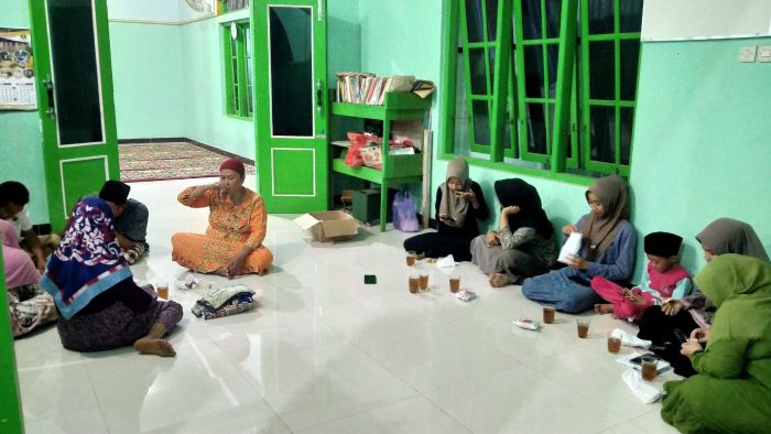 Kebersamaan Panitia dan Warga Dukuh Jalasida dalam Rapat Persiapan Maulid Nabi 02