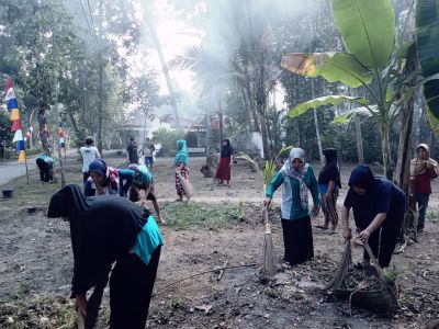 KERJA BAKTI LINGKUNGAN MASJID AL-HUDA